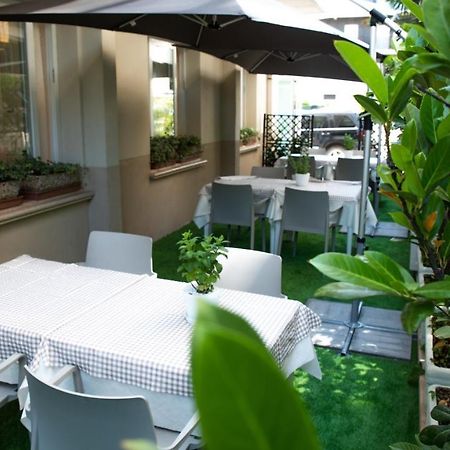 Hotel San Gottardo Riccione Dış mekan fotoğraf